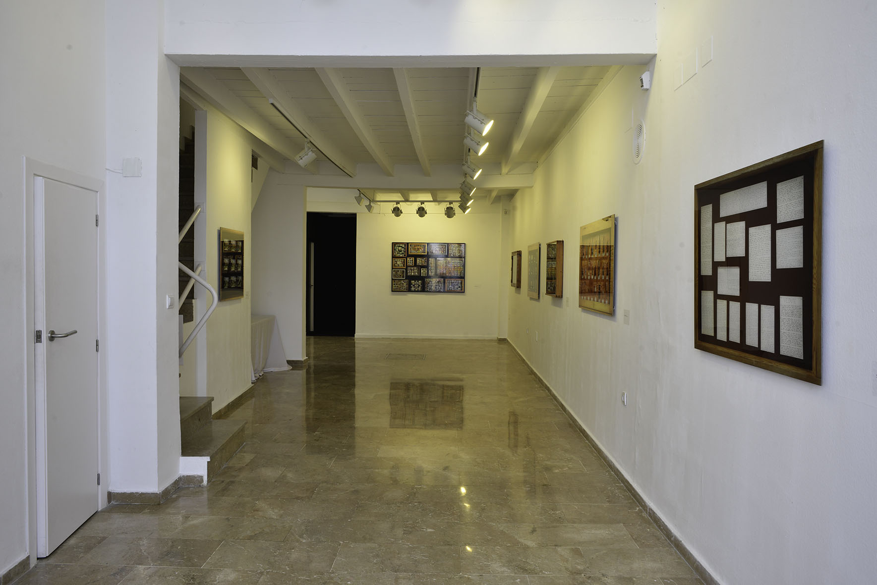 Interior de la galería Alarcón Criado