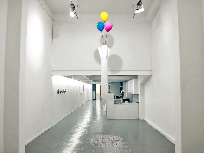 Interior de ADN Galeria en Barcelona